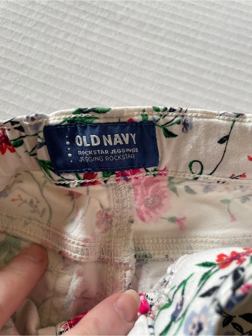 Old Navy Jeggings Floral Print Skinny Jeans - White Background